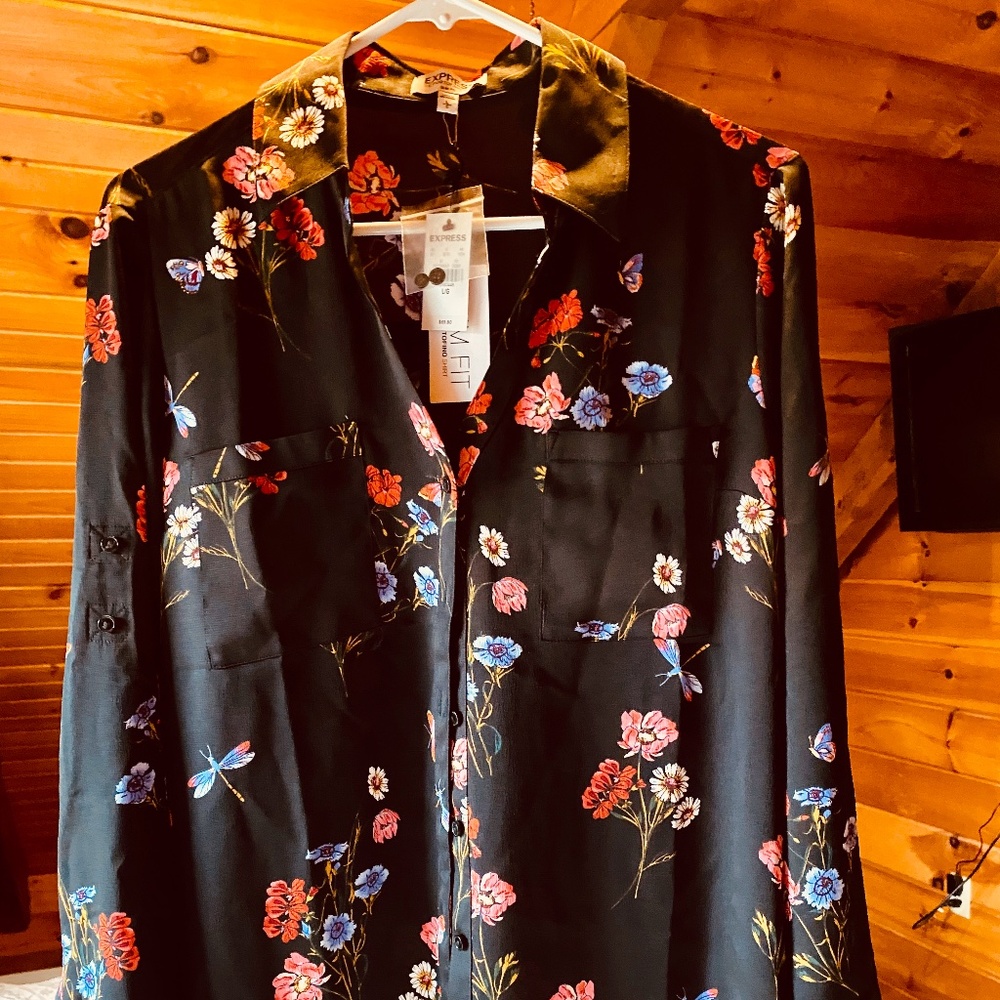 NWT EXPRESS BLOUSE W/ CONVERTIBLE SLEEVES